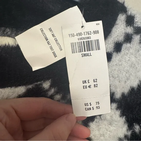 Abercrombie & Fitch Fuzzy Argyle Sweater - Women’s Small - Picture 6 of 11